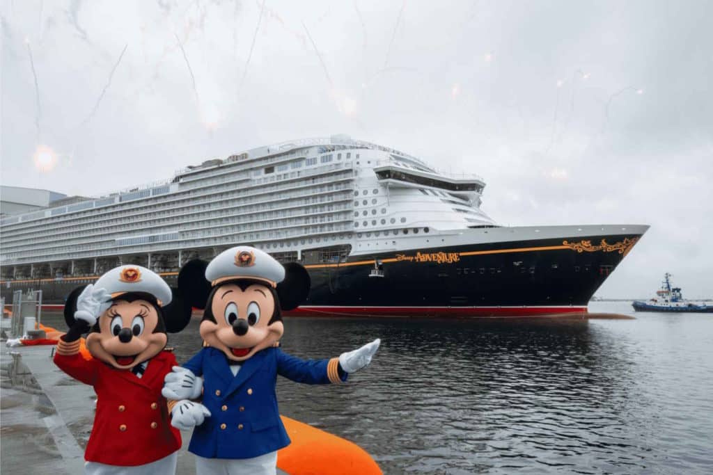 nave disney.jpg