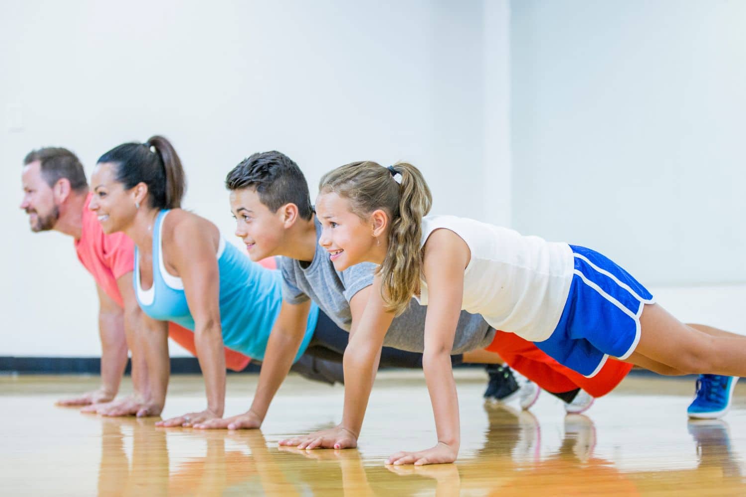 Push up, quanti ne riesci a fare di seguito? Il numero di piegamenti per restare in salute in base all’età 1 piegamenti.jpg
