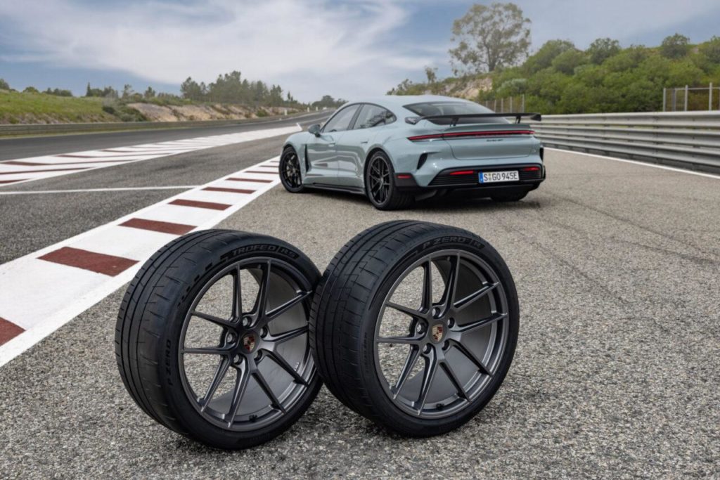 pirelli pzeror pzerotrofeors porschetaycan 1 scaled e1712905463334.jpg