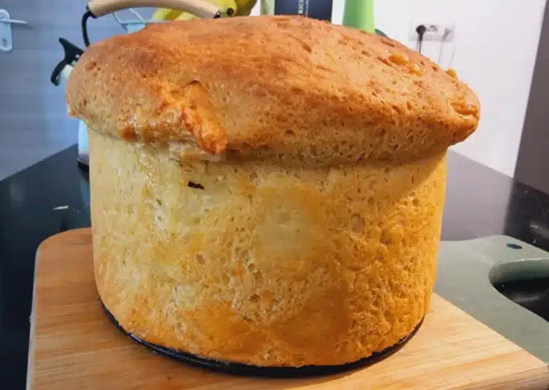 Pizza di Pasqua: la ricetta della mia nonna è ricca di formaggi! 1 pizza di formaggio cotta.png.webp
