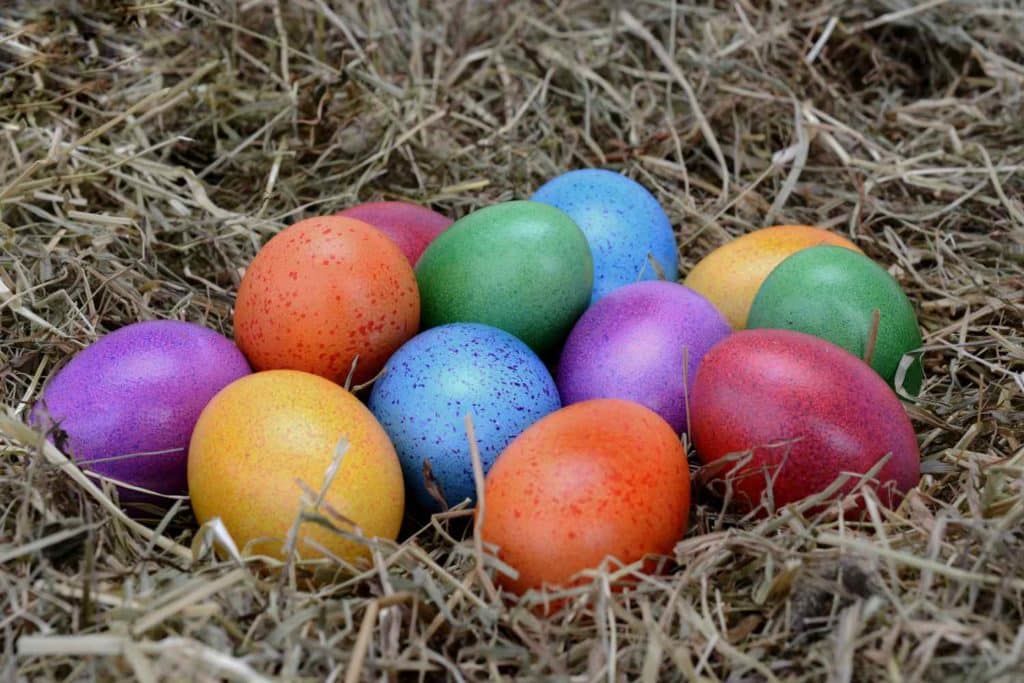 uova di pasqua colorate.jpg