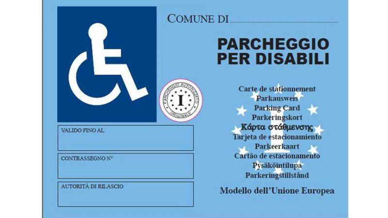 Contrassegno invalidi: si può esporre una copia in attesa del rinnovo? 1 6982 pass disabili europeo.jpg