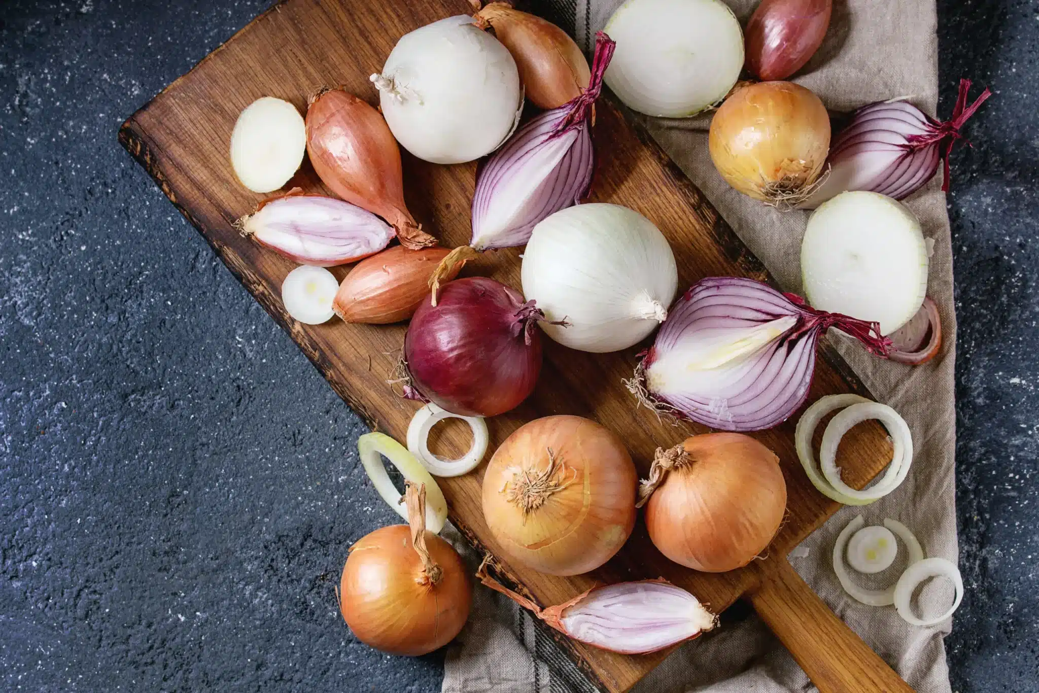 Come usare i diversi tipi di cipolla per ogni ricetta 1 AdobeStock 135933361 scaled.jpeg.webp