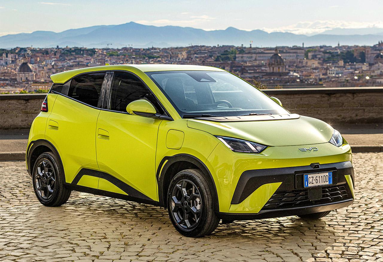BYD taglia del 16% le stime di vendita: prima frenata? 1 BYD Dolphin Surf.jpg