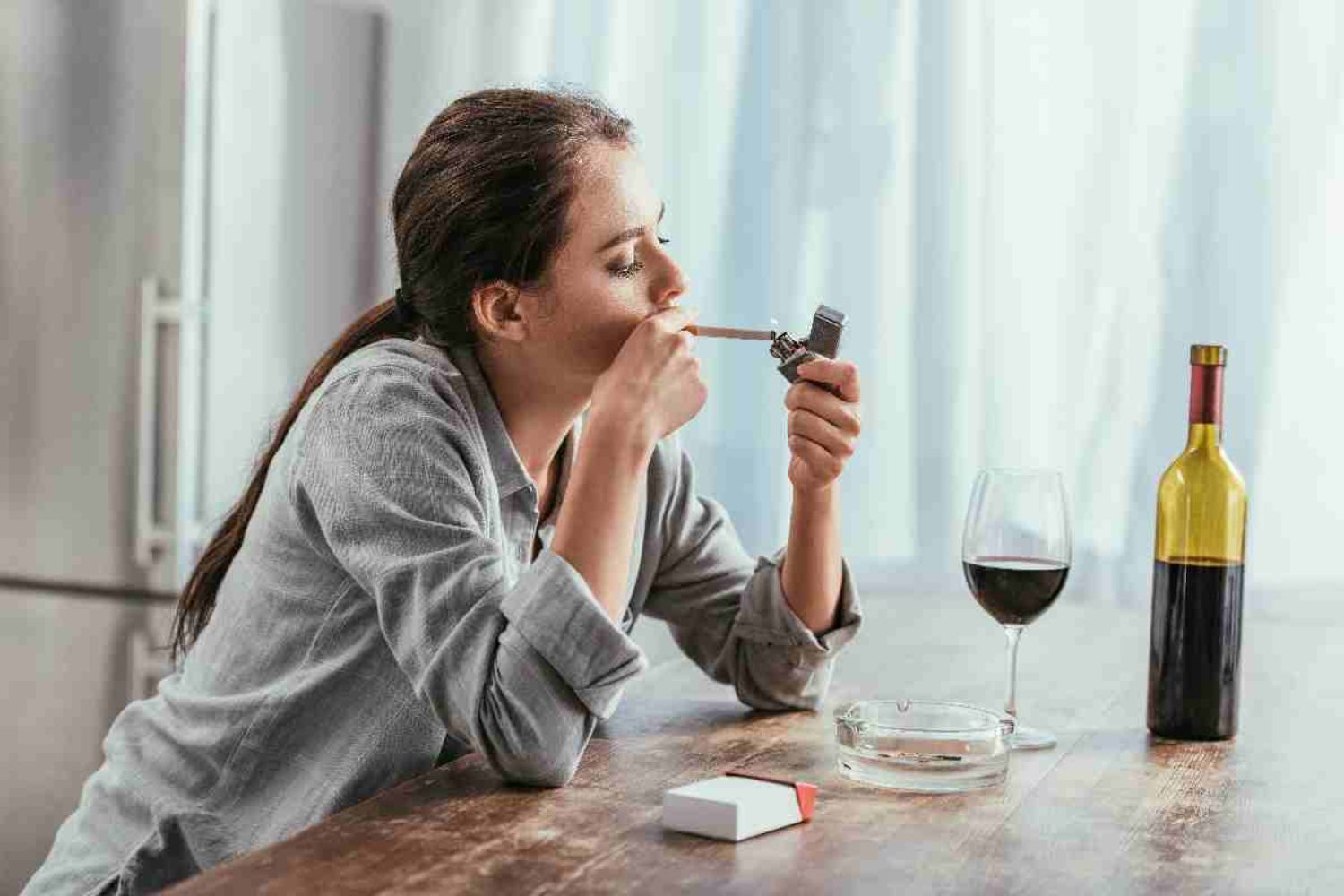 Fumo, alcol e sedentarietà: così le cattive abitudini rovinano la salute già a 36 anni 1 Cattive abitudini dannose.jpg