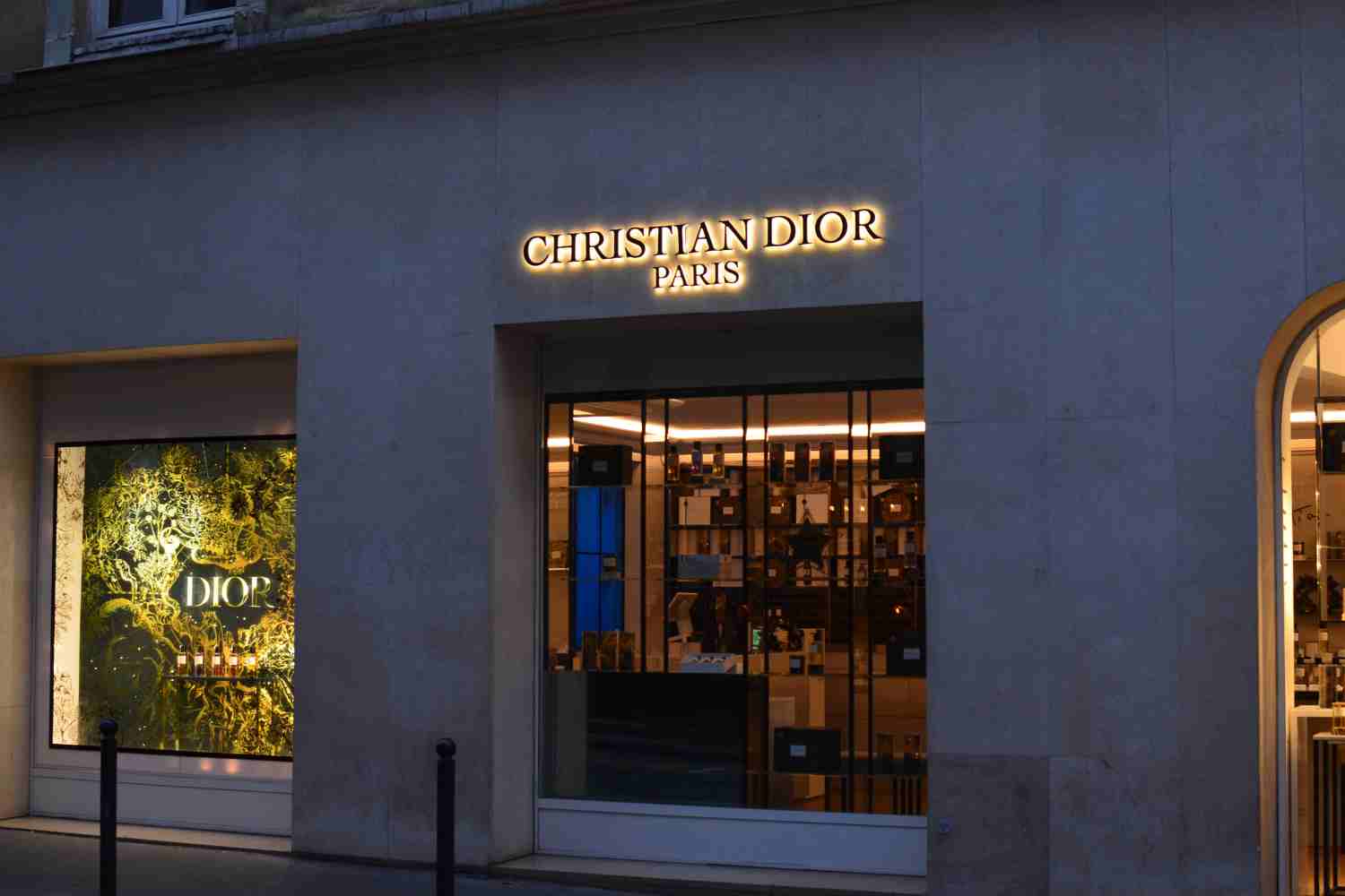 Dior investe 2 milioni contro lo sfruttamento: un nuovo standard per la moda di lusso 1 Dior.jpg