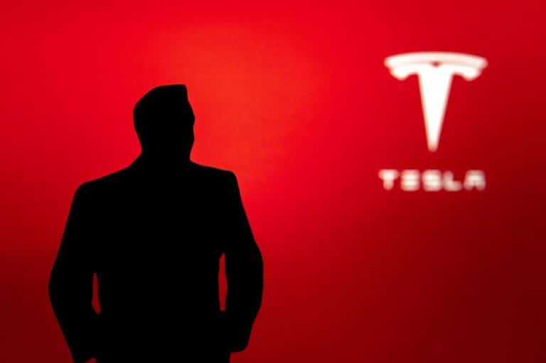 Elon Musk Tesla e1740675058371.jpg