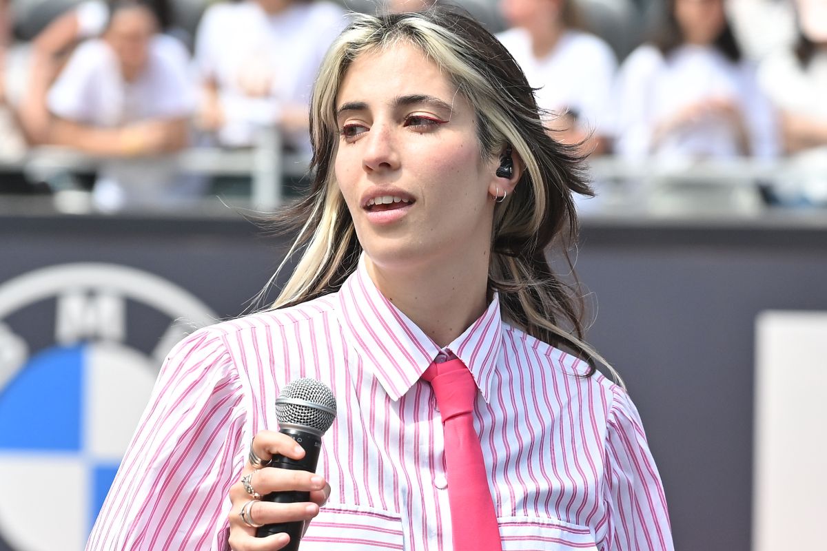 Chiamamifaro lancia il nuovo singolo estivo “Acqua Passata” 1 GI Angelica Gori Chiamamifaro.jpg