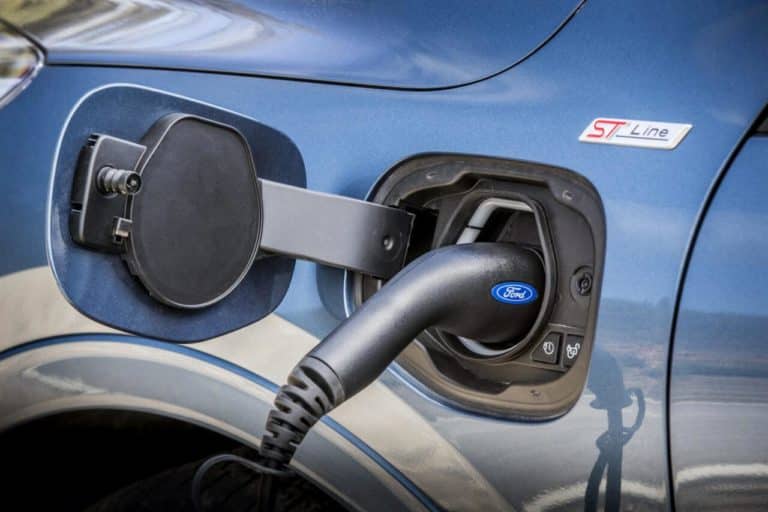 Kuga ST Line X Plug In Hybrid 059 scaled e1746692189986.jpg