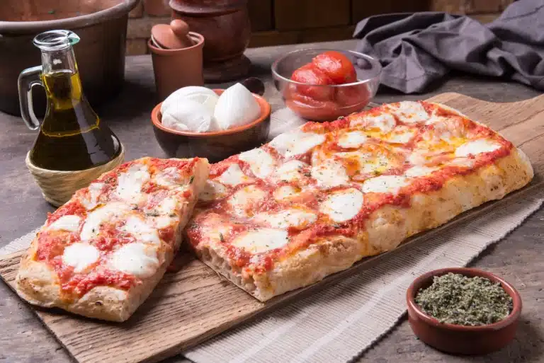 Pizza con polish scaled.jpeg.webp