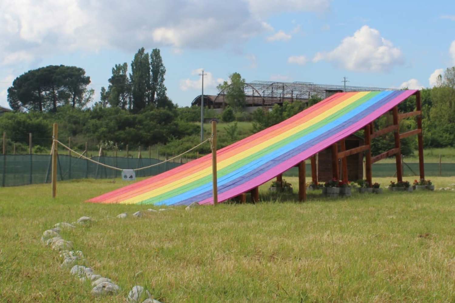 Nasce il primo vero Ponte dell’Arcobaleno di Italia (per ricordare gli animali scomparsi) 1 Ponte dellarcobaleno.jpg