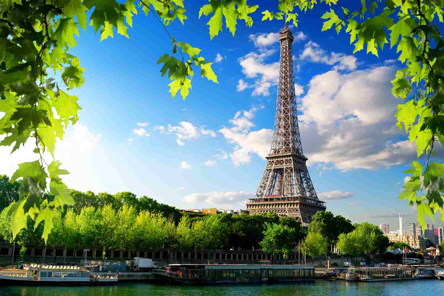 Parigi ritrova il suo fiume: dal 5 luglio si torna a nuotare nella Senna 1 Senna balneabile.jpg