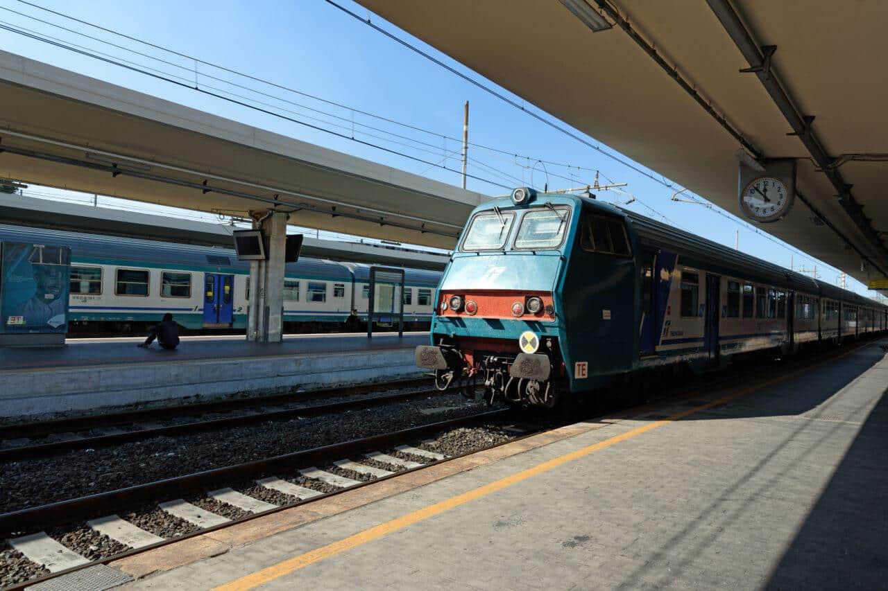 Treno regionale Italia e1735298104260.jpg