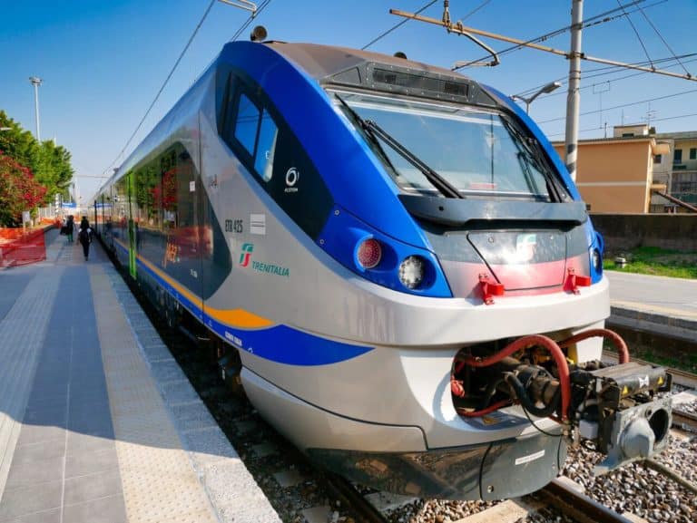 Treno regionale e1737969754903.jpg