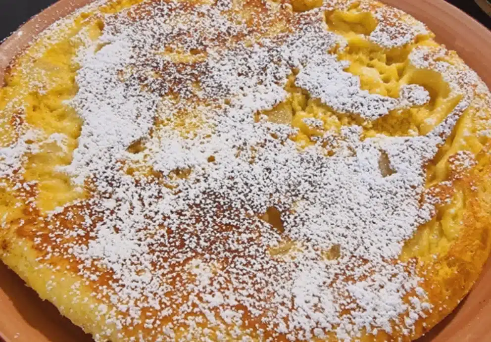 Torta di mele in padella: leggera, senza zucchero e pronta in pochi minuti 1 15bab8a7 3171 4812 b1c4 a6873bafe6f6 1.png.webp