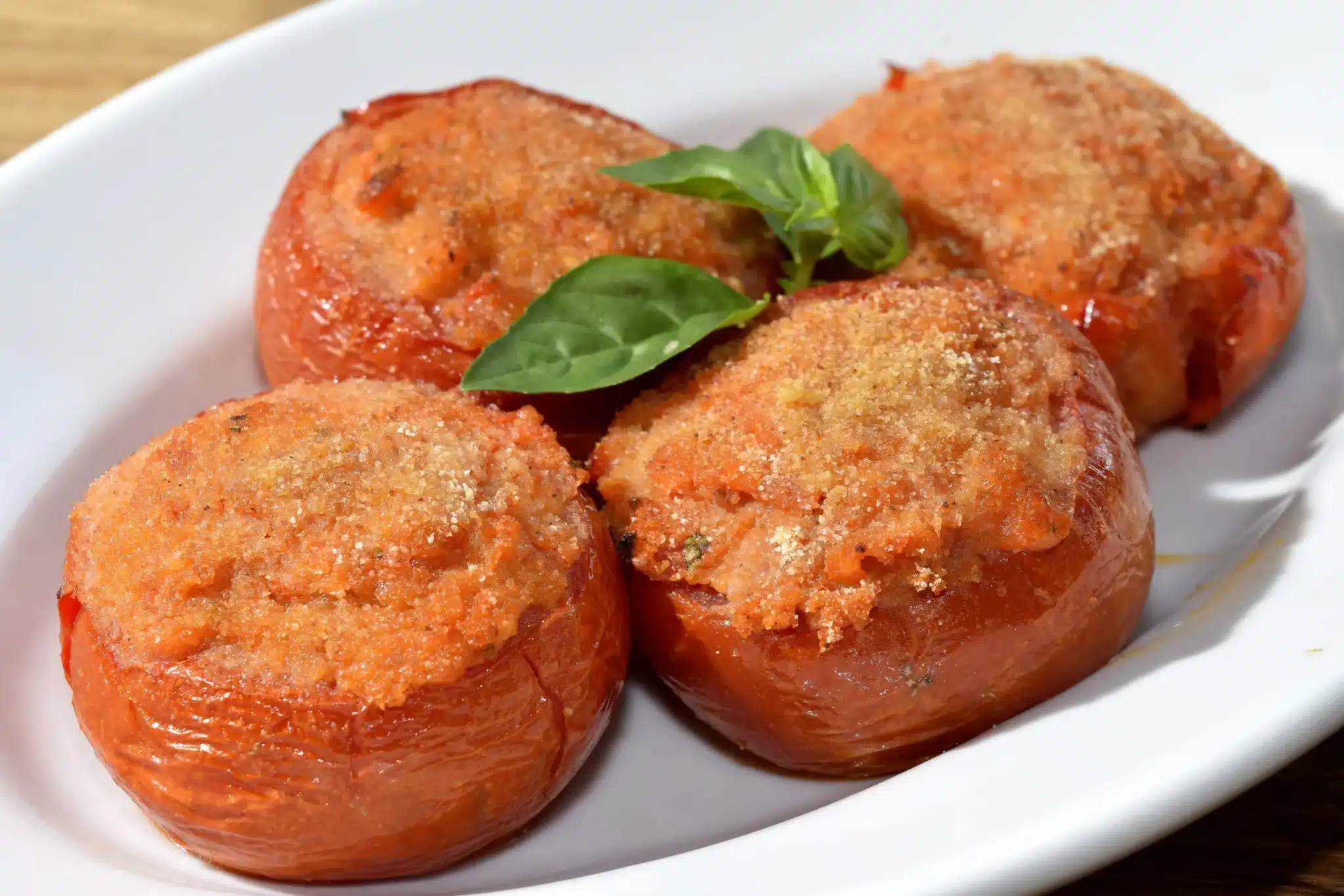 Pomodori ripieni: la ricetta contadina senza carne né formaggio! 1 AdobeStock 68148154 scaled.jpeg.webp