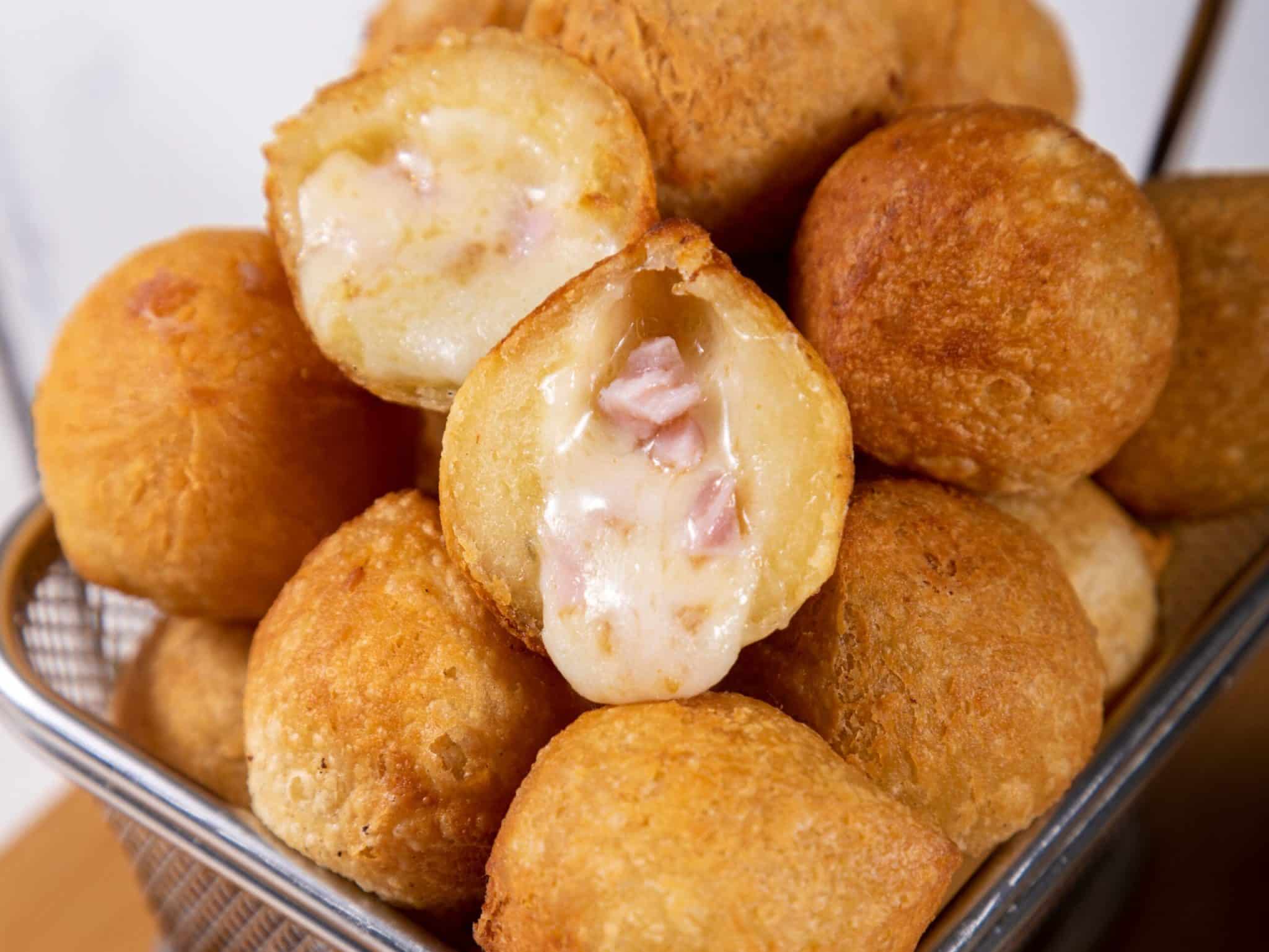 Bombette filanti prosciutto e formaggio: una tira l’altra! 1 Bombette fritte scaled 1.jpeg