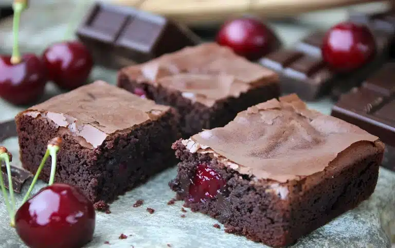 Brownie alle ciliegie scaled.jpg.webp