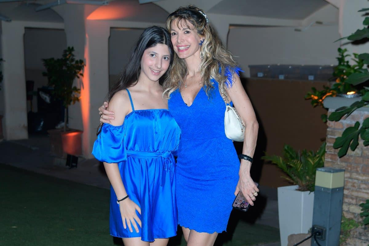 Perla Maria Paravia festeggia la maturità con champagne 1 GI Maria Monse Perla Paravia 1.jpg