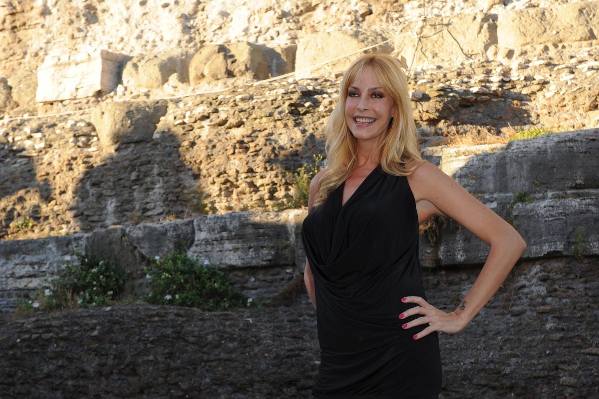 Stefania Orlando, criticato il suo bikini a 58 anni 1 IM Stefania Orlando 1.jpg