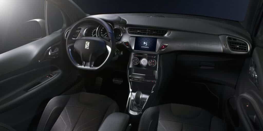 Interni ds3 richiamo airbag takata stellantis scaled e1720518747728.jpg