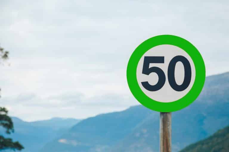Segnali stradali con bordo verde: dove sono e cosa significano 1 Limite 50 km verde.jpg