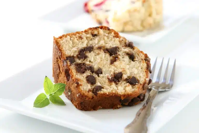 Torta con gocce di cioccolato scaled.jpeg.webp