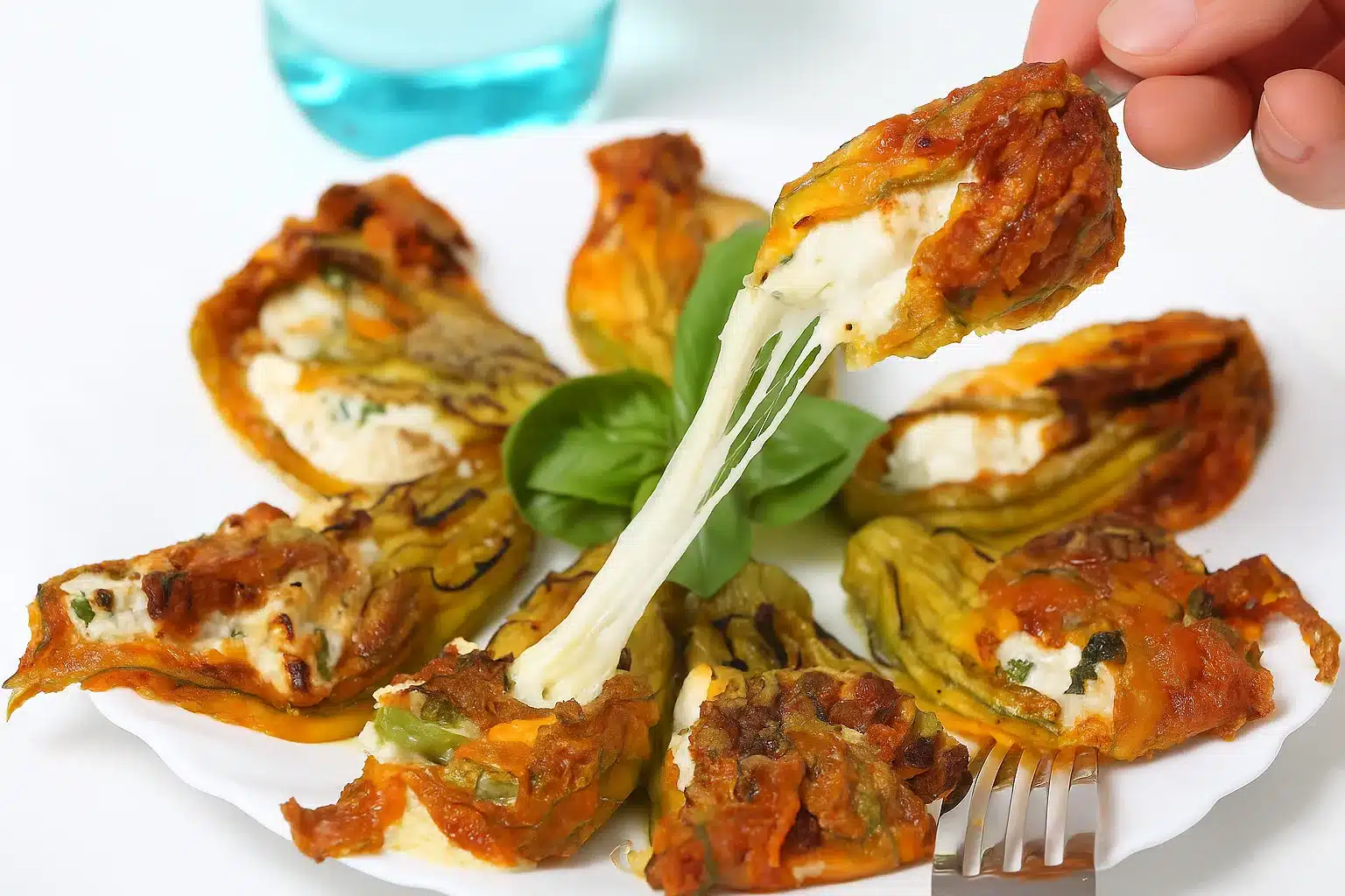 Fiori di zucca ripieni al forno: filanti e golosi! 1 b3b5ef82 1cba 42ef 94dc 8ea2e26cd7f0.png.webp
