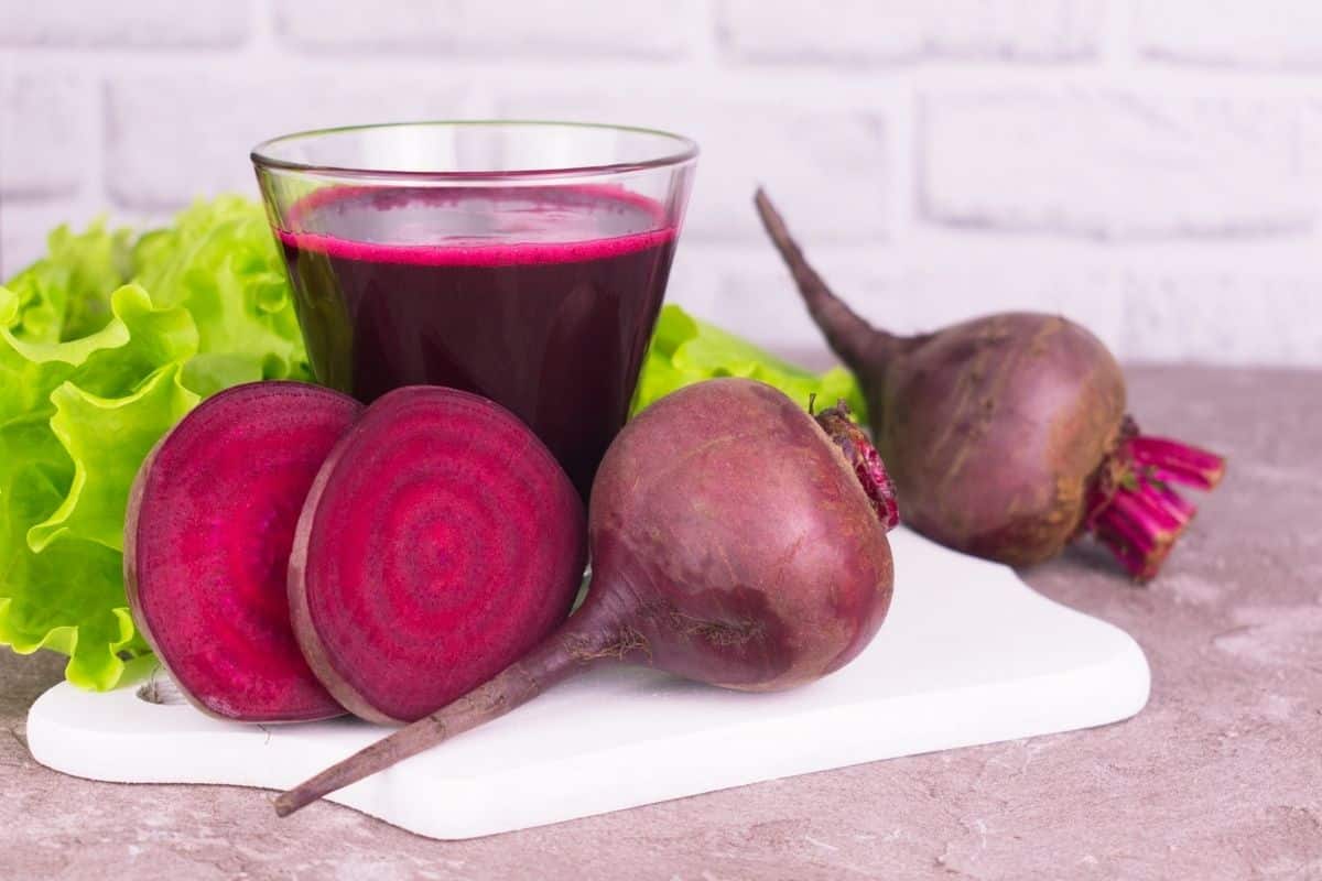 Barbabietola rossa: il superfood dimenticato con solo 19 calorie e un concentrato di benefici (che non ti aspetti) 1 succo di barbabietola benefici.jpg