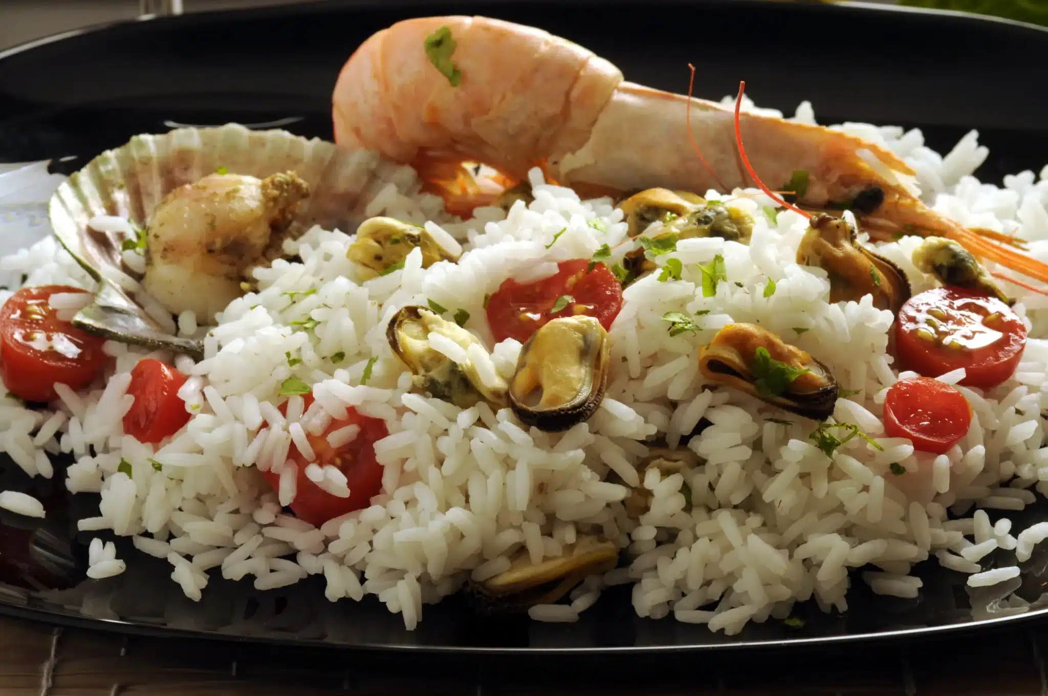 Insalata di riso della Costiera Amalfitana: il risotto alla pescatora si veste d’estate! 1 AdobeStock 142742964 scaled.jpeg.webp