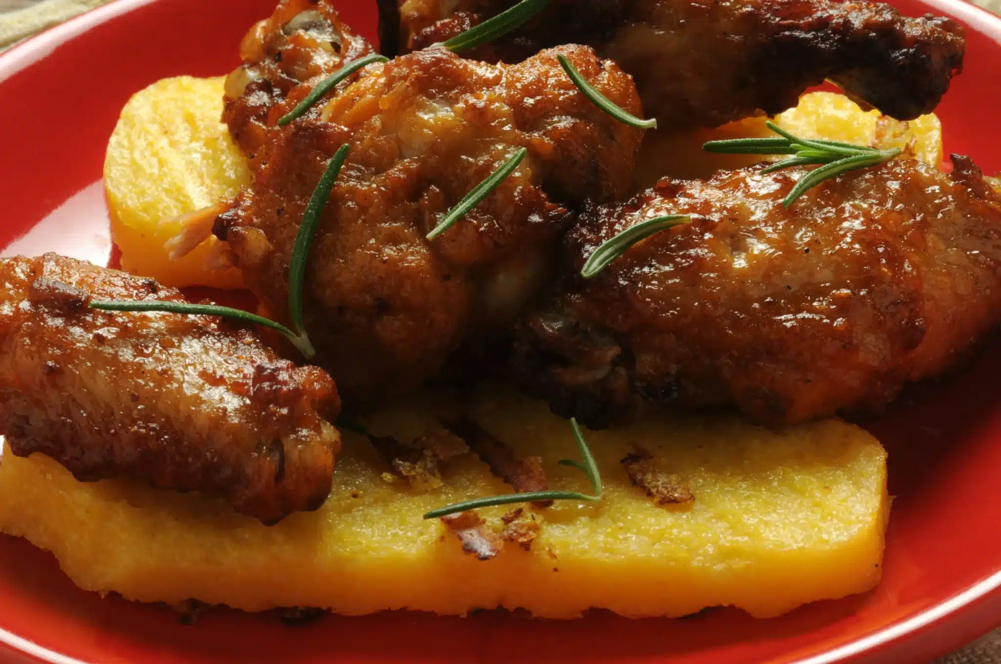 Alette di pollo super croccanti: con la friggitrice ad aria vengono perfette! 1 AdobeStock 343747405 scaled.jpeg.webp