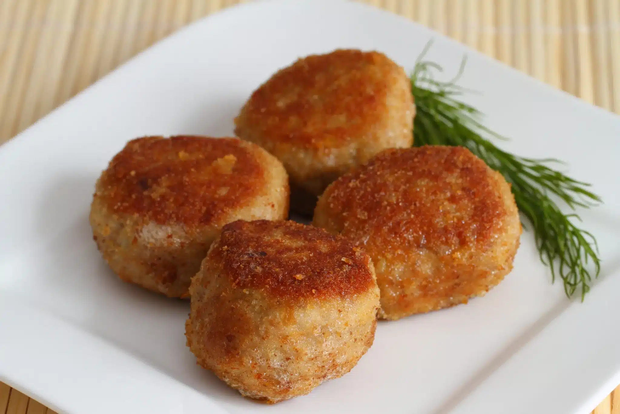 Polpette tonno e ricotta: tanto morbide che si tagliano con un grissino! 1 AdobeStock 51694098 1 scaled.jpeg.webp