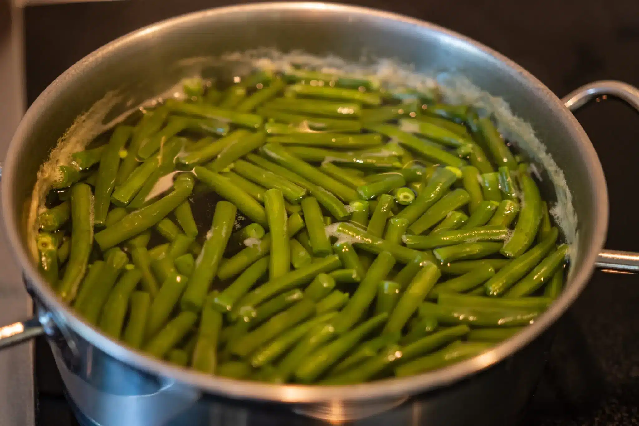 Pesto di fagiolini: fresco, leggero e perfetto per la pasta, le bruschette e le insalate 1 AdobeStock 965934383 scaled.jpeg.webp