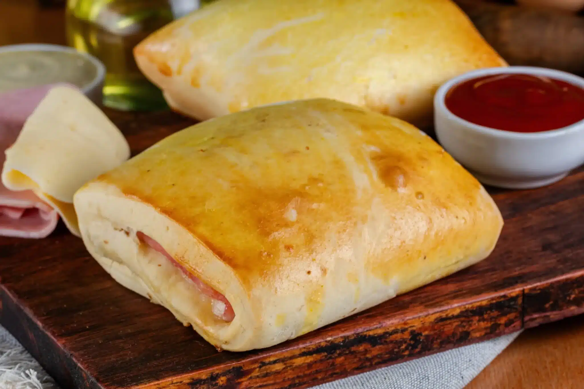 Fagottini prosciutto e formaggio scaled.jpg.webp
