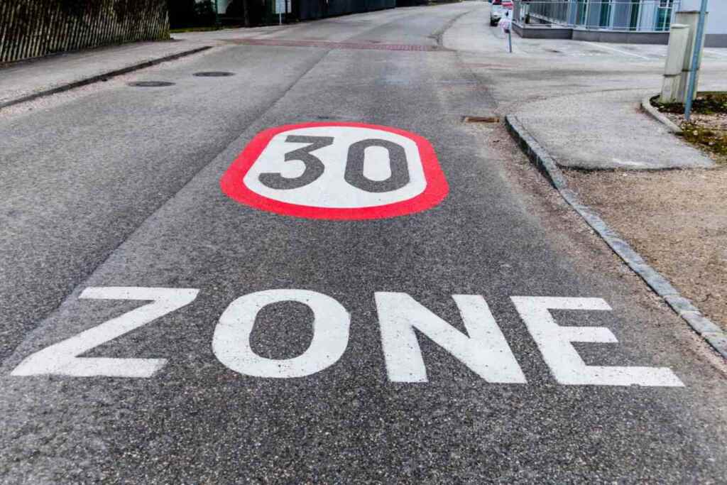 Roma rallenta, tutta la ZTL del centro storico diventa Zona 30: le strade interessate (e i nuovi autovelox) 1 Roma 30