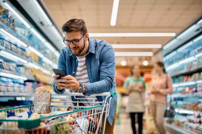 SH spesa supermercato smartphone 17072025 notiziemusica.it .jpg
