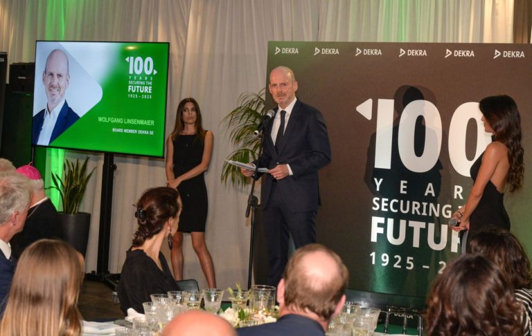 Wolfgang Linsenmaier gala dinner DEKRA 100 years.jpg