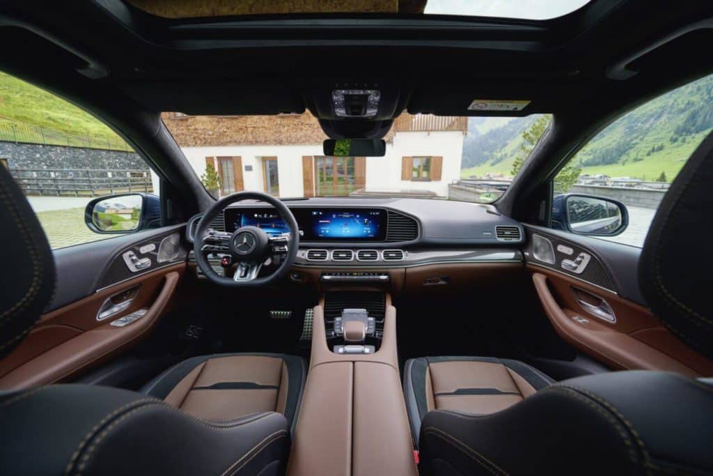 gle53amgsuv202460 scaled e1753873300333.jpg