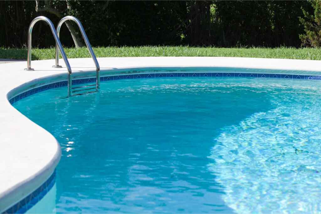 piscina 1024x683.jpg