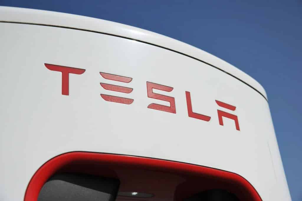 Logo Tesla e1748514869427.jpg