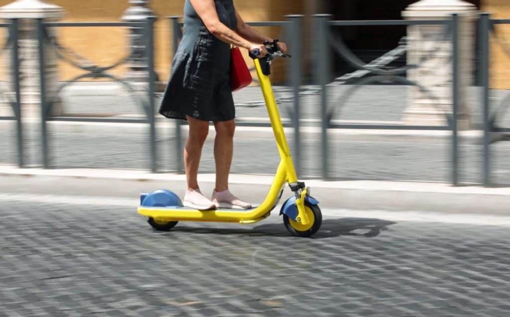 Monopattino elettrico a noleggio scaled e1754053453437.jpg