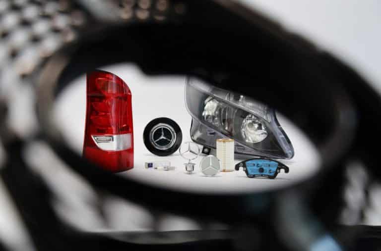 Ricambi auto Mercedes Benz contraffatti 1 scaled e1753973785726.jpg