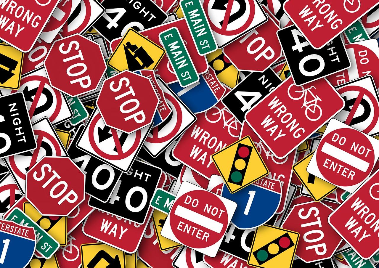 Segnali stradali non conformi: quali conseguenze per gli automobilisti? 1 Segnali stradali 2.jpg