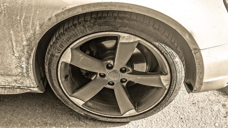 lavaggio auto cerchi2.jpg