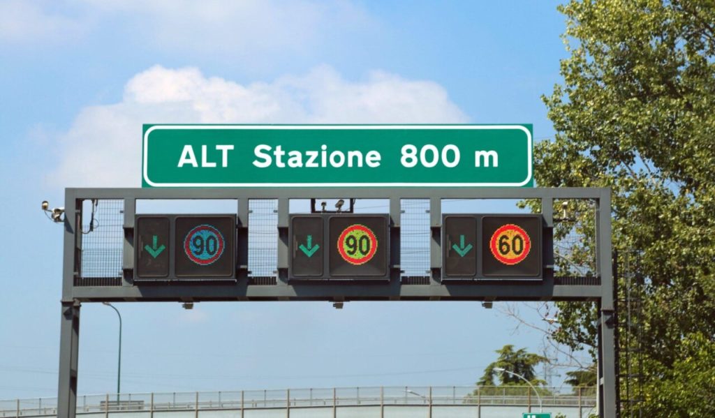 Autostrada pedaggio scaled e1751883184260.jpg