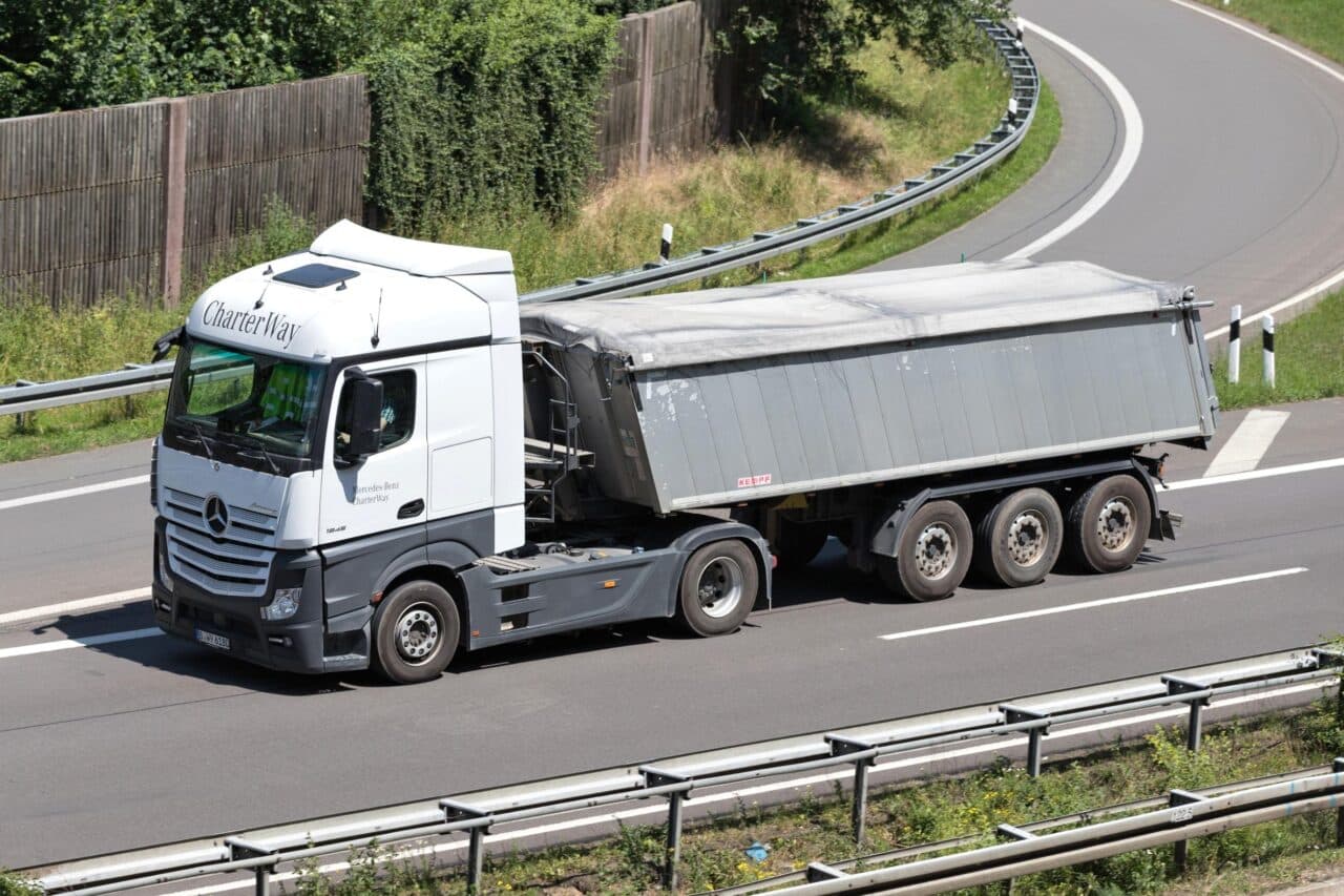 Incentivi auto 2025: come funzionano per le imprese? 1 Camion e1757498369599.jpg