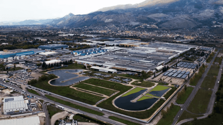 hero image stellantis cassino plant 5 e1759231851214.png