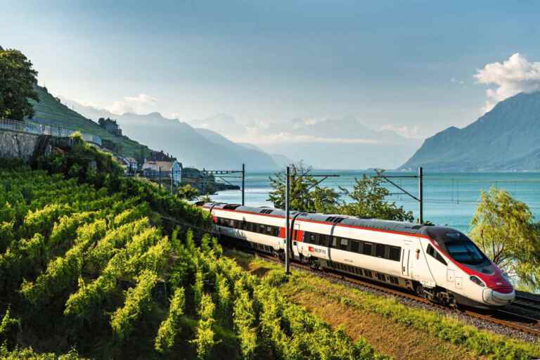 treno svizzera Montreux 768x512.jpg