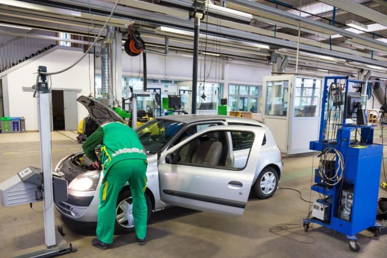 Revisione auto prova fari.jpg