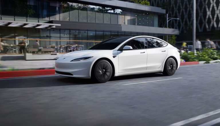Tesla Model 3 Standard.jpg